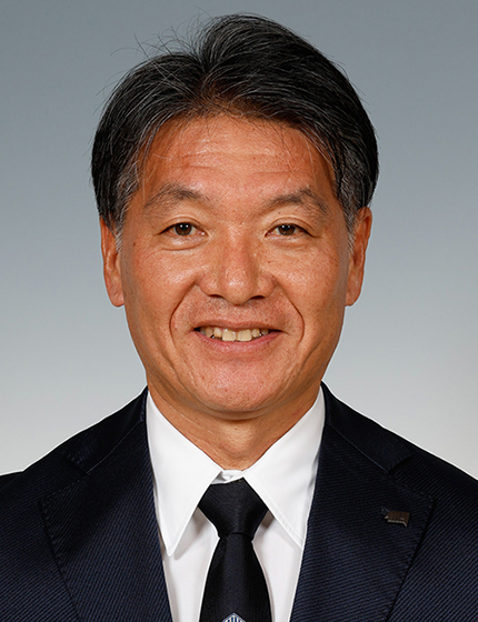 横内 昭展
